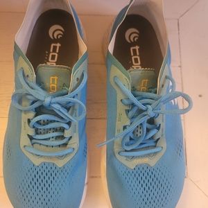 Topo womens tennis shoes